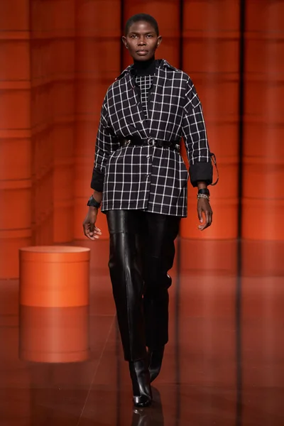 Look 12